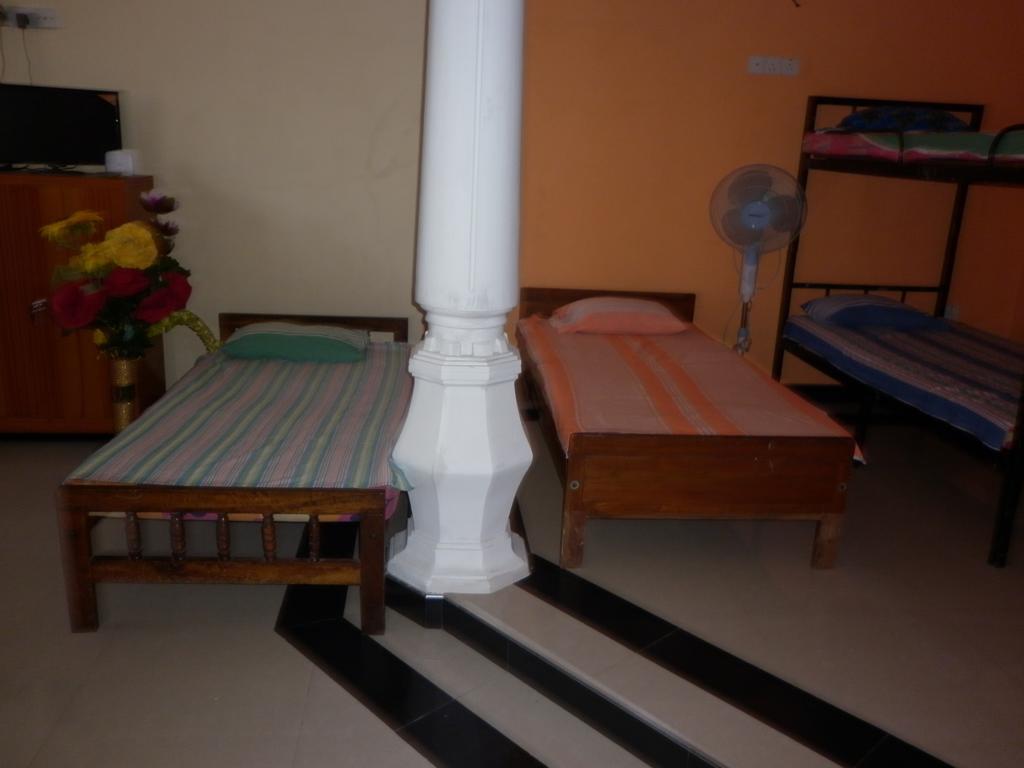 Seetha'S Hostel Νεγκόμπο Δωμάτιο φωτογραφία