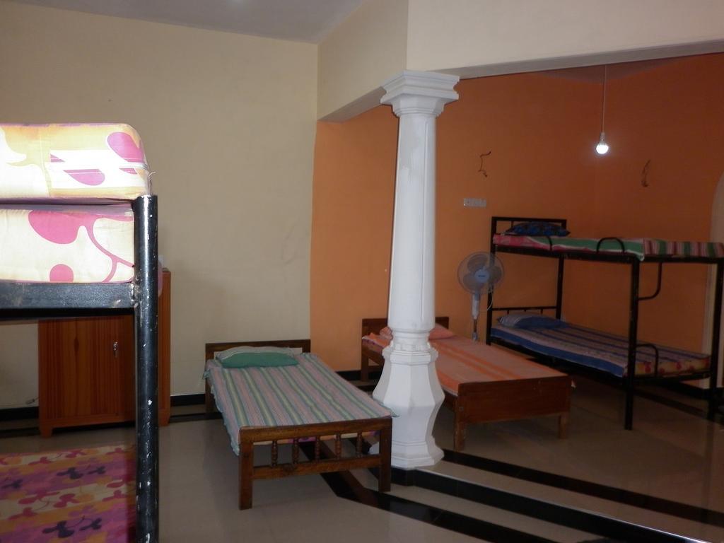 Seetha'S Hostel Νεγκόμπο Δωμάτιο φωτογραφία