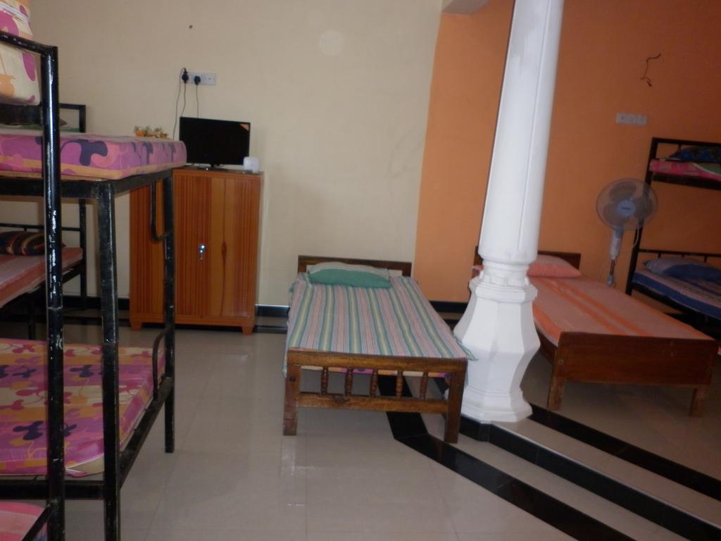 Seetha'S Hostel Νεγκόμπο Δωμάτιο φωτογραφία